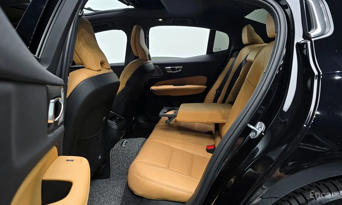 Фото 12 - Volvo S60