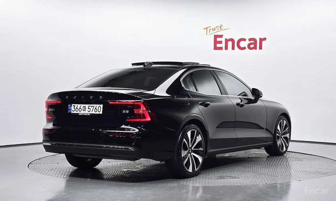 Фото 2 - Volvo S60