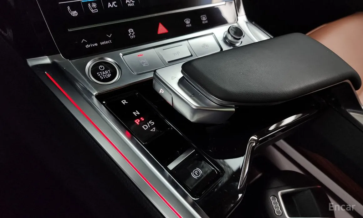 Фото 9 - Audi Q8 e-tron