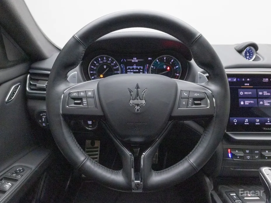 Фото 13 - Maserati Ghibli