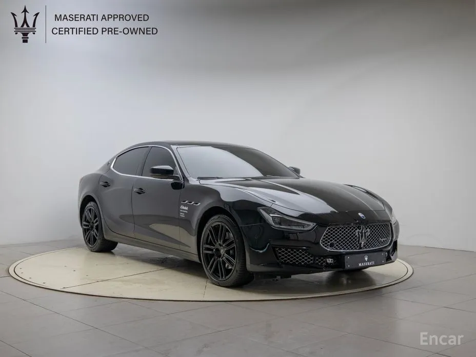 Фото 2 - Maserati Ghibli