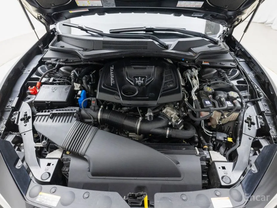 Фото 7 - Maserati Ghibli