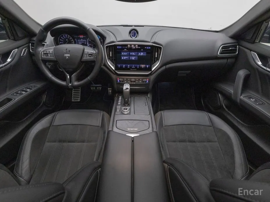 Фото 9 - Maserati Ghibli