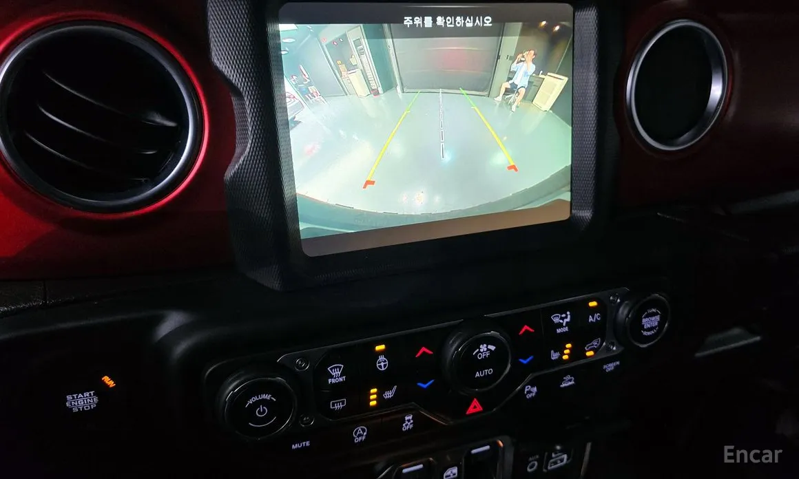 Фото 16 - Jeep Wrangler