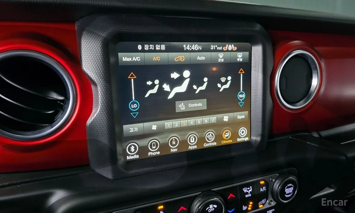 Фото 18 - Jeep Wrangler