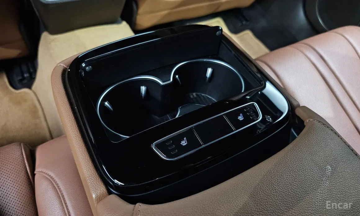 Фото 19 - Genesis G80