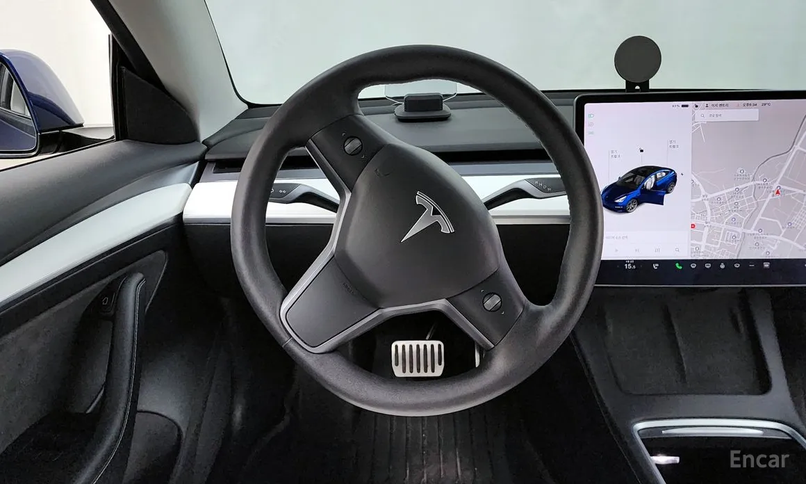 Photo 13 - Tesla Model 3