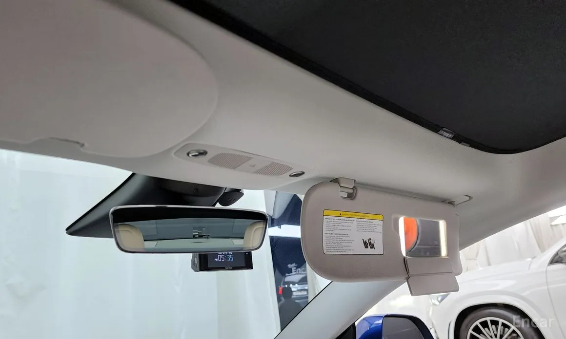 Photo 17 - Tesla Model 3