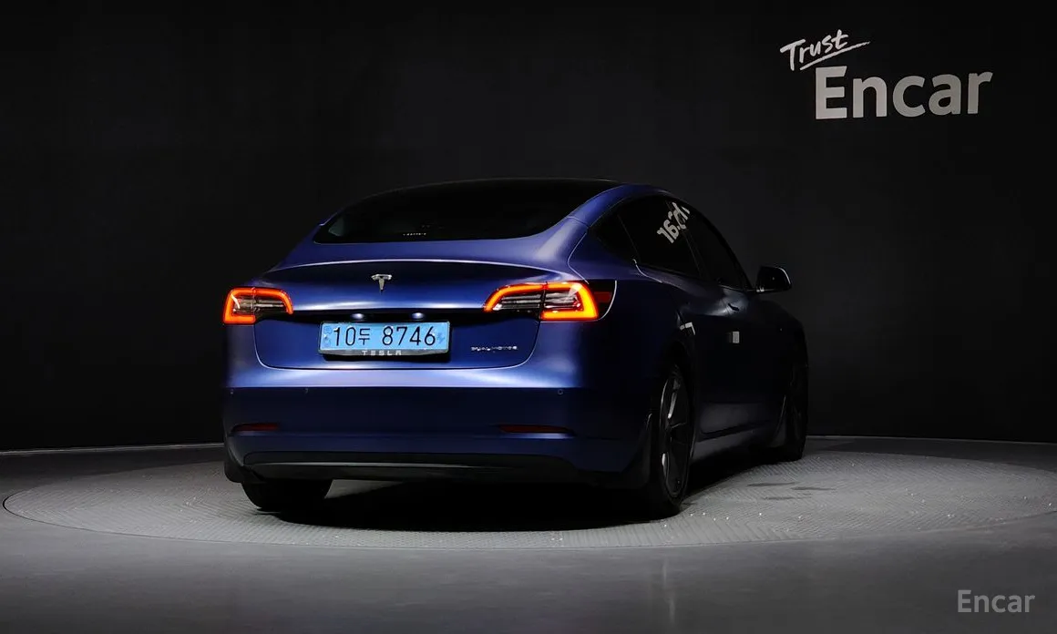 Photo 4 - Tesla Model 3