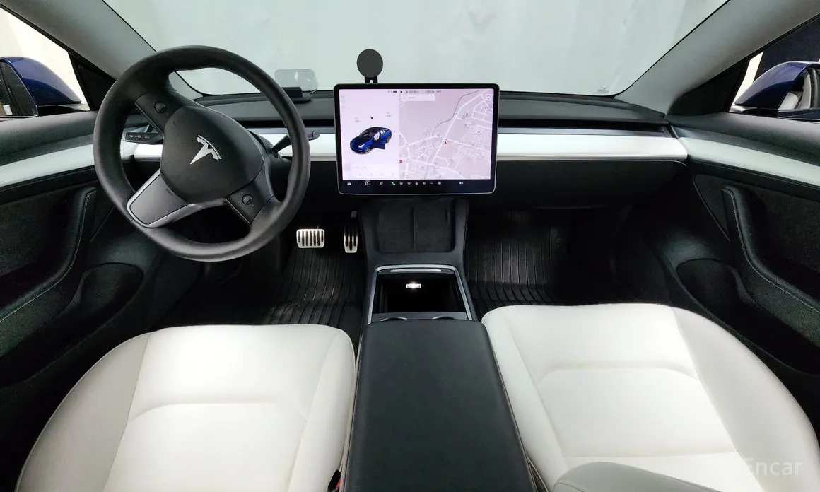 Photo 7 - Tesla Model 3