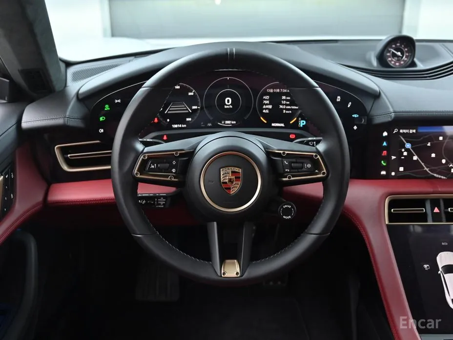 Фото 13 - Porsche Taycan