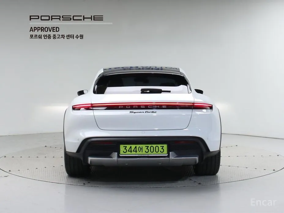 Фото 4 - Porsche Taycan