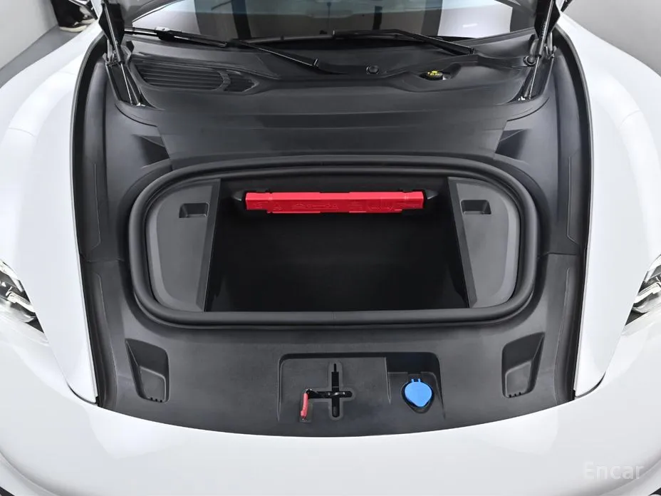 Фото 6 - Porsche Taycan