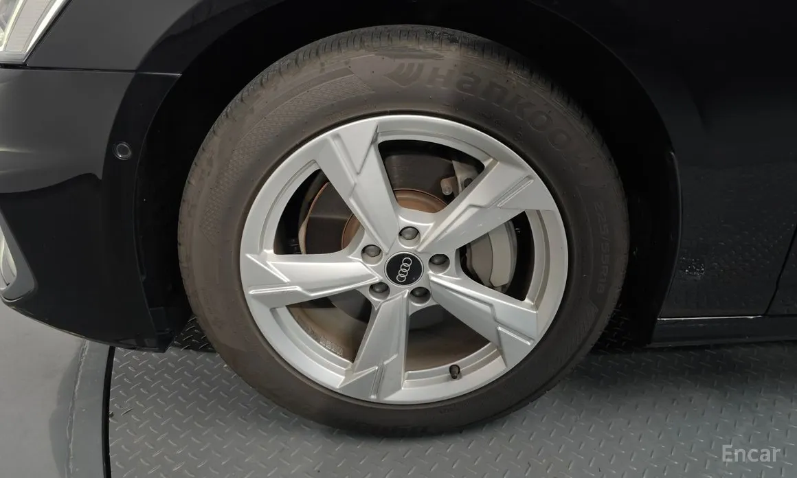 Фото 5 - Audi A6