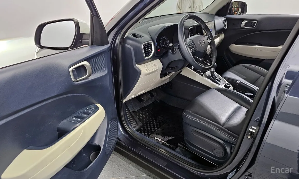 Фото 10 - Hyundai Venue