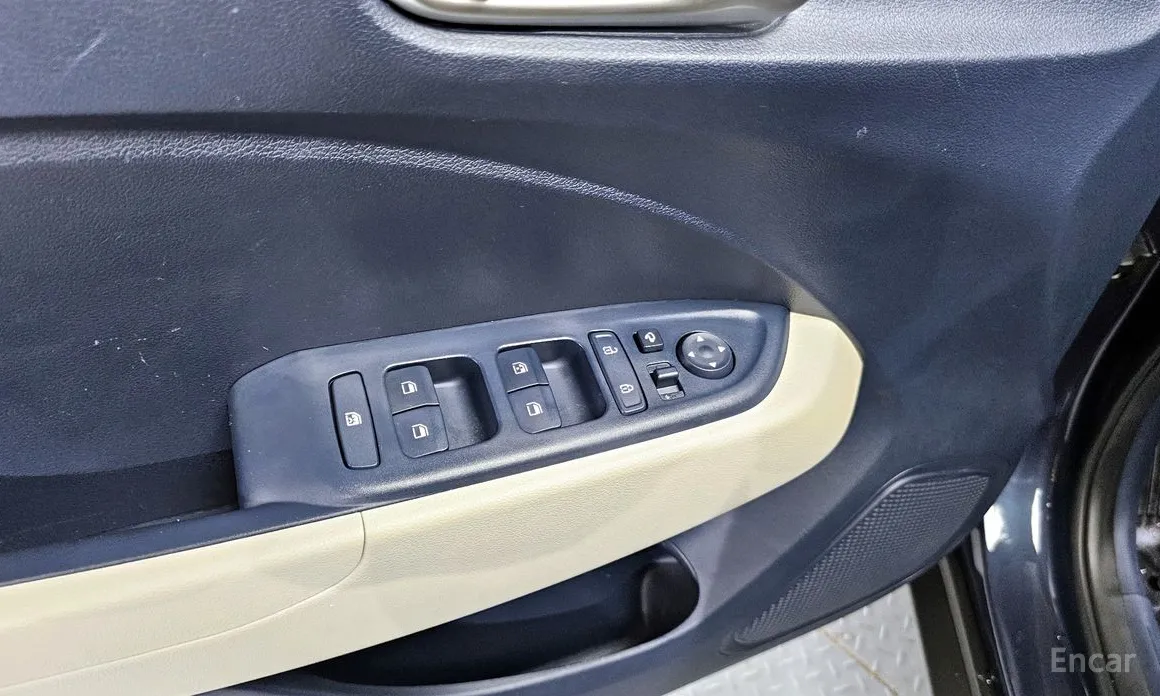 Фото 14 - Hyundai Venue