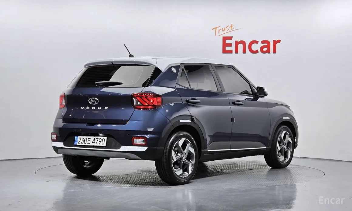 Фото 2 - Hyundai Venue