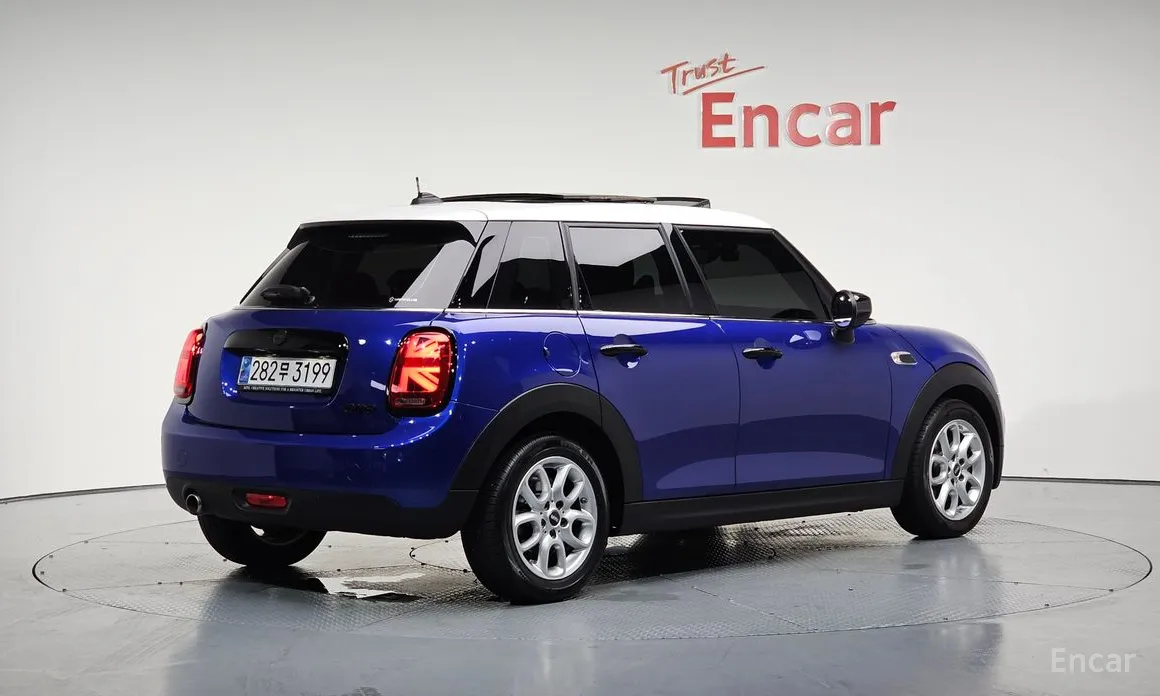 Фото 2 - Mini Cooper