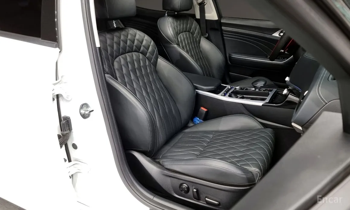 Фото 12 - Kia Stinger