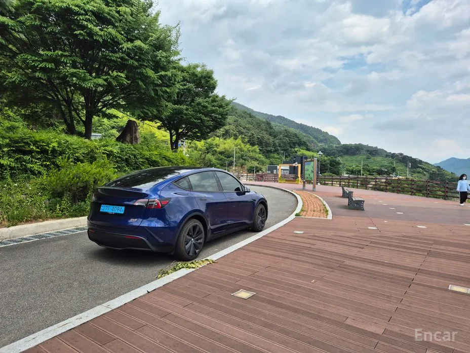 Фото 2 - Tesla Model Y