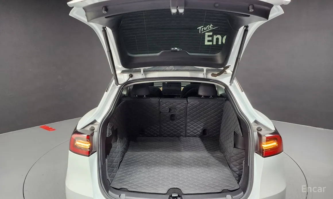 Фото 17 - Tesla Model Y