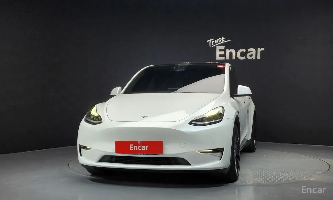 Фото 3 - Tesla Model Y