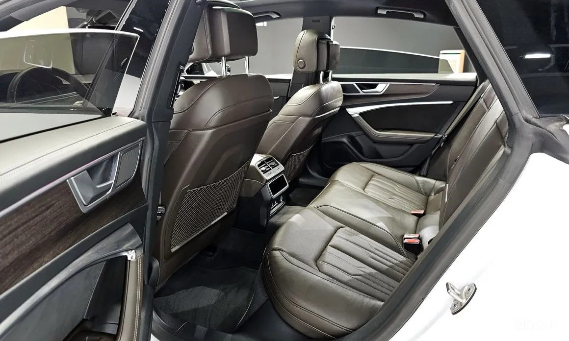 Фото 12 - Audi A7