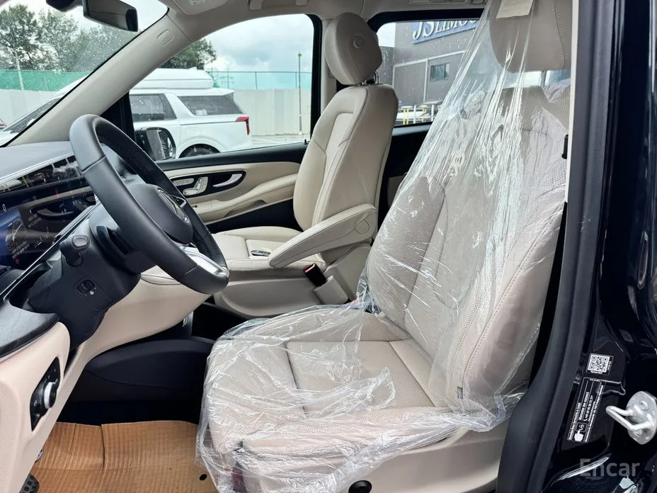 Фото 10 - Mercedes-Benz V-Class