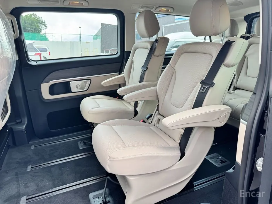 Фото 12 - Mercedes-Benz V-Class