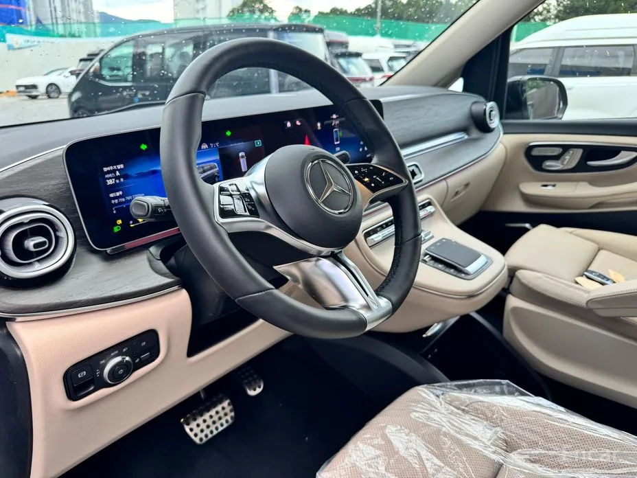 Фото 7 - Mercedes-Benz V-Class