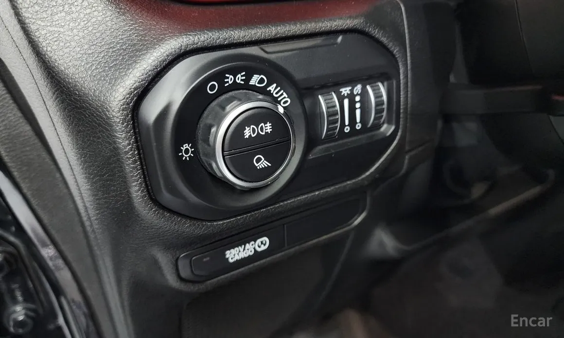 Фото 18 - Jeep Gladiator