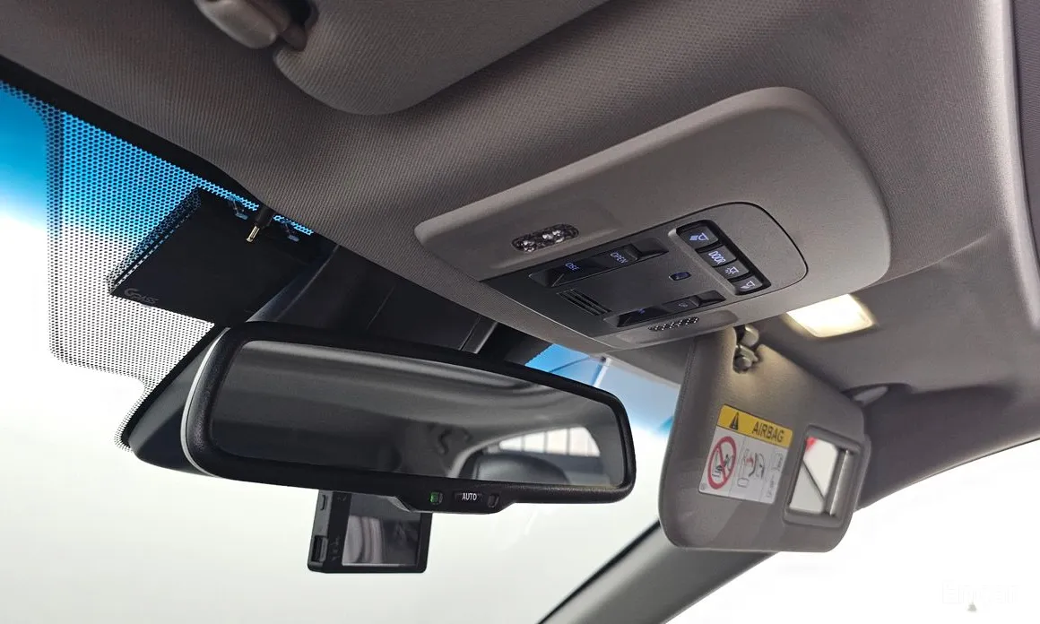 Фото 18 - Toyota Camry