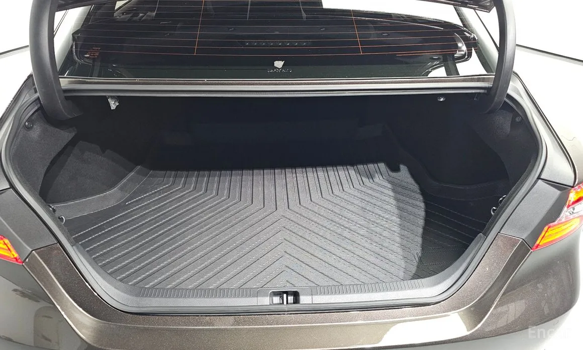 Фото 20 - Toyota Camry