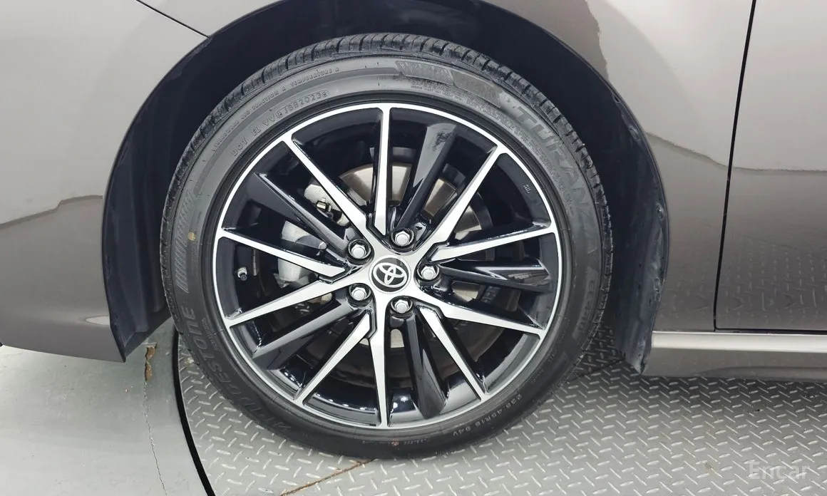 Фото 5 - Toyota Camry