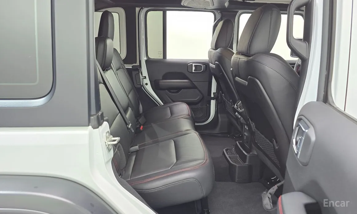 Фото 12 - Jeep Wrangler