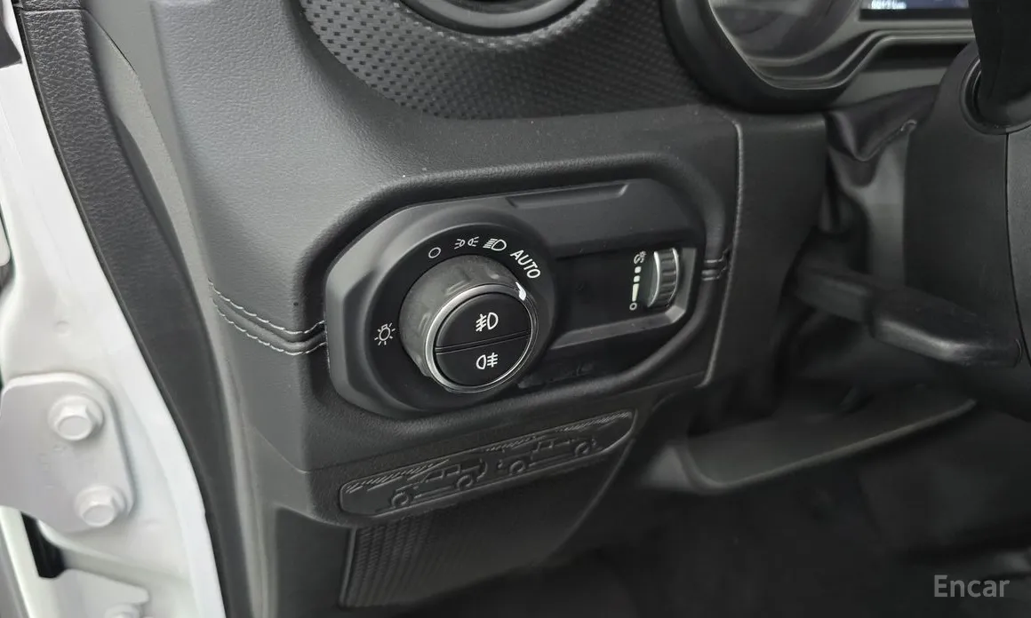 Фото 18 - Jeep Wrangler