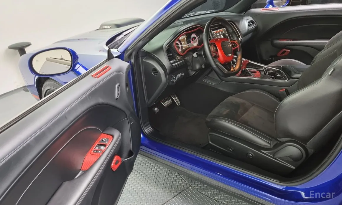 Фото 10 - Dodge Challenger