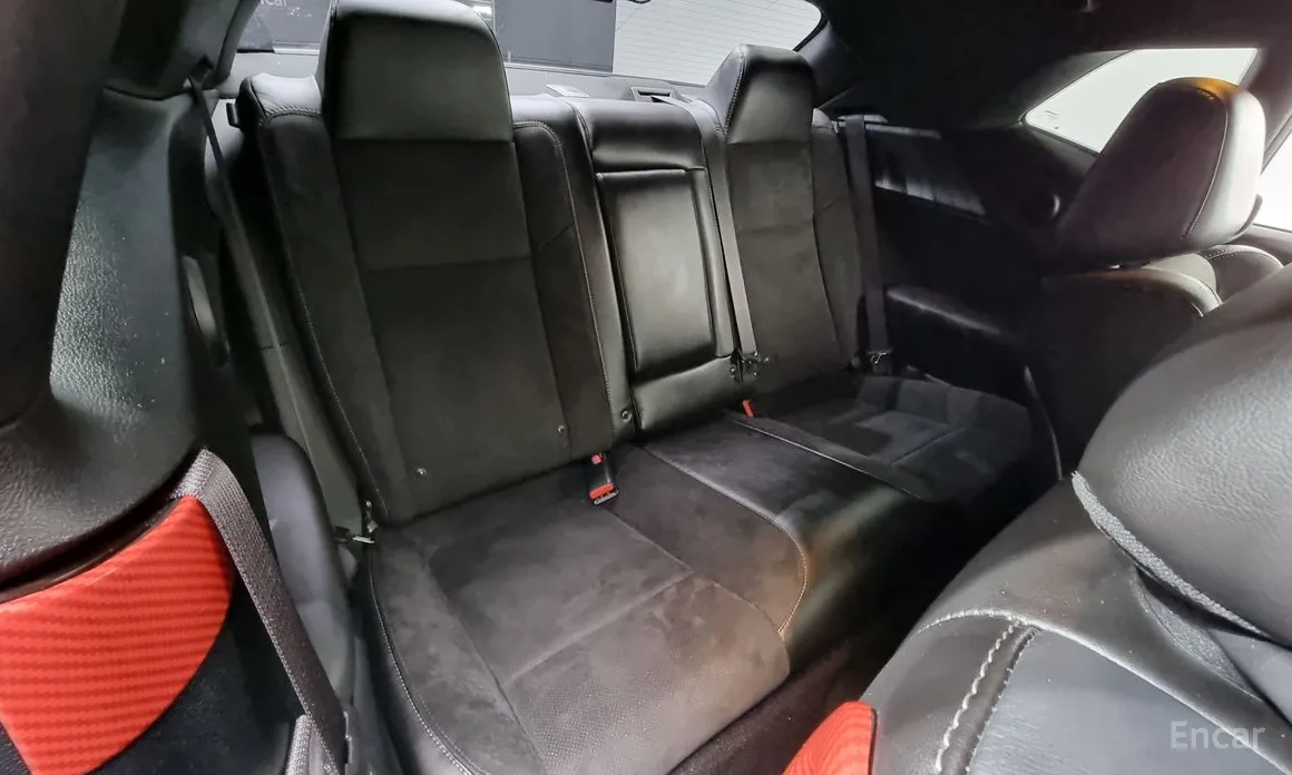 Фото 12 - Dodge Challenger