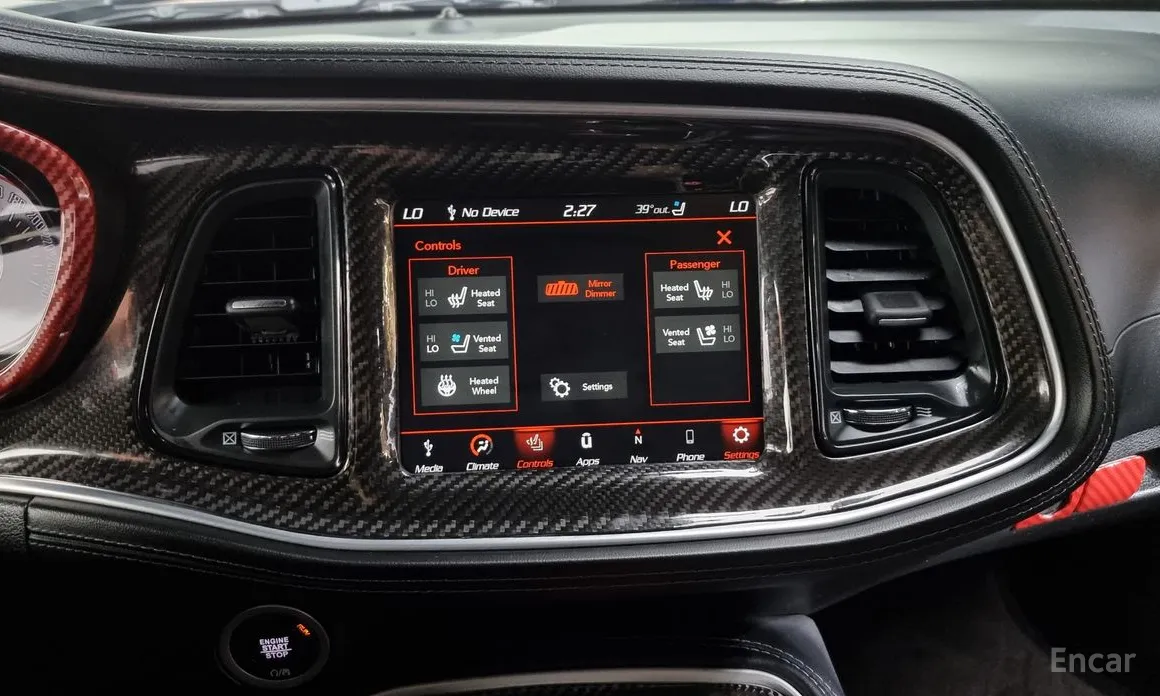 Фото 16 - Dodge Challenger