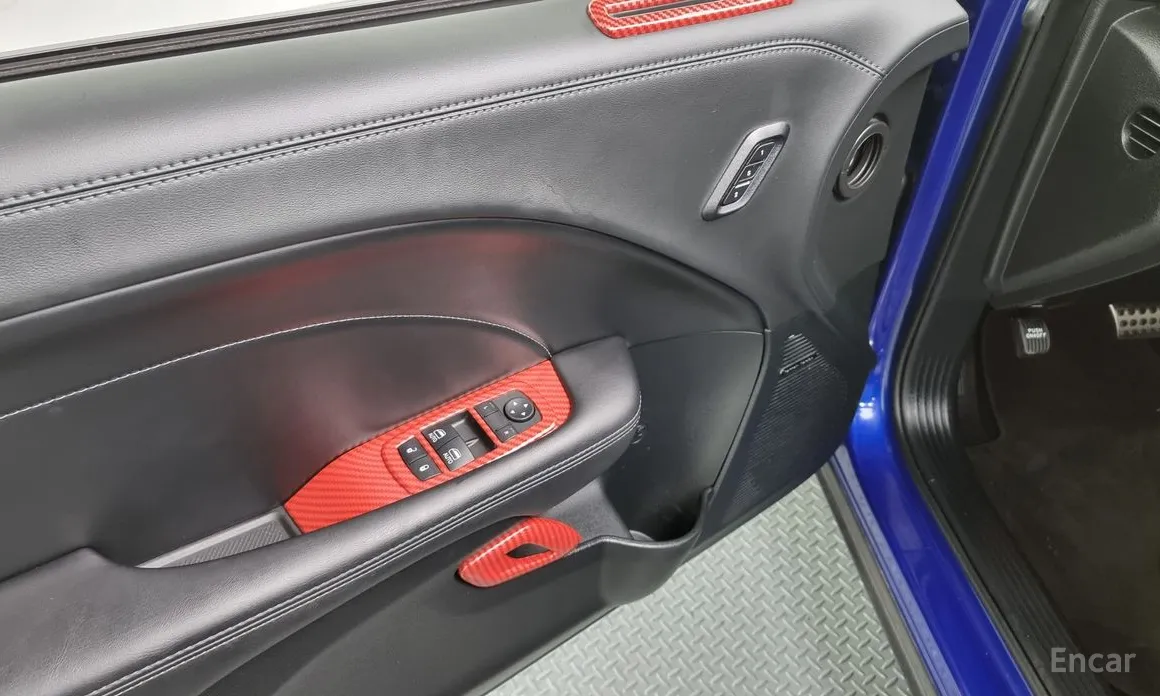 Фото 19 - Dodge Challenger