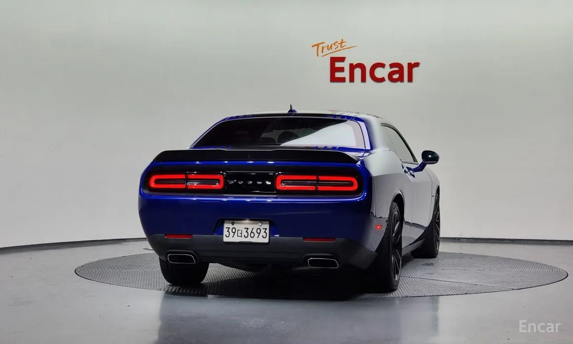 Фото 4 - Dodge Challenger