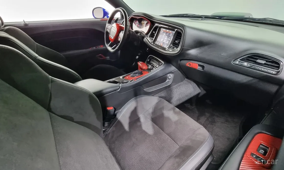 Фото 7 - Dodge Challenger