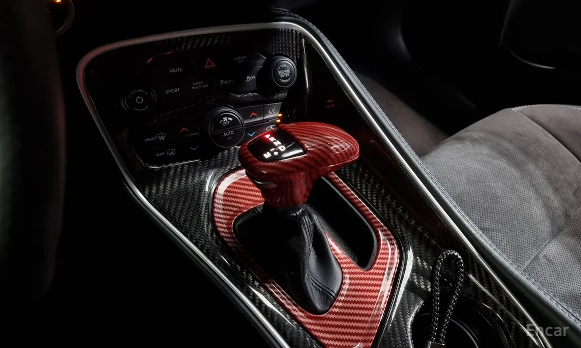 Фото 9 - Dodge Challenger