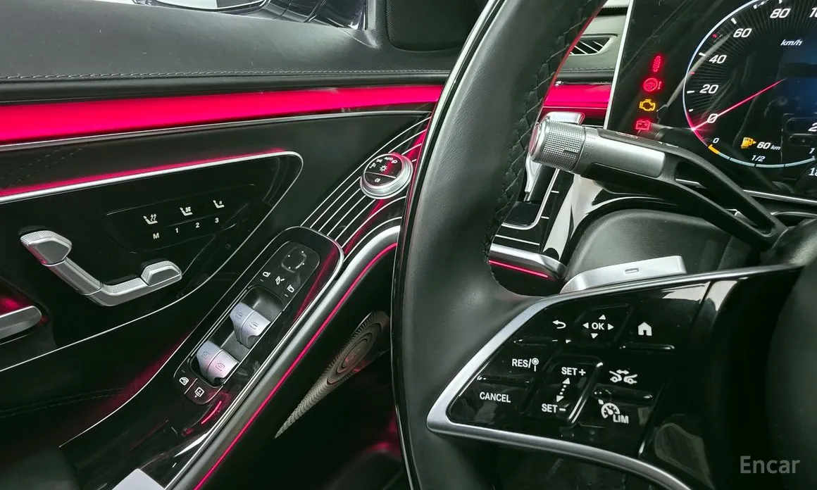 Фото 18 - Mercedes-Benz S-Class