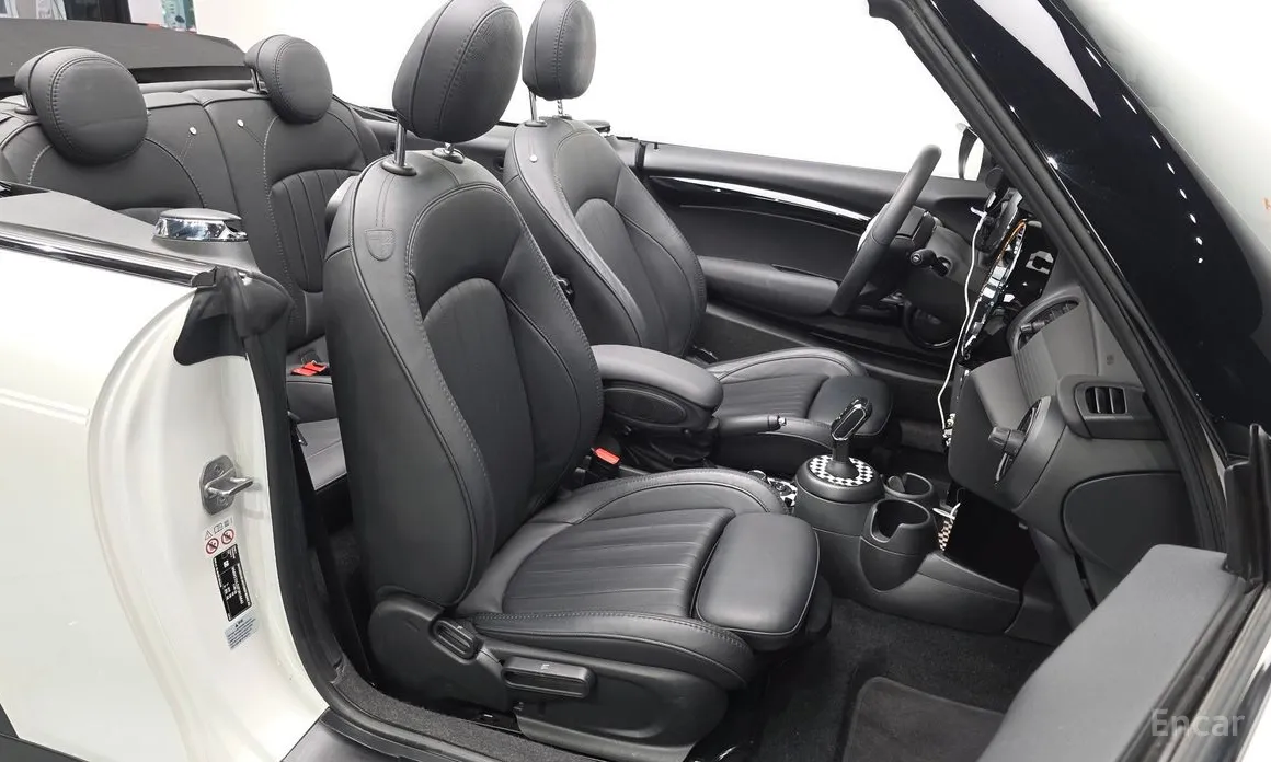 Фото 10 - Mini Cooper Convertible