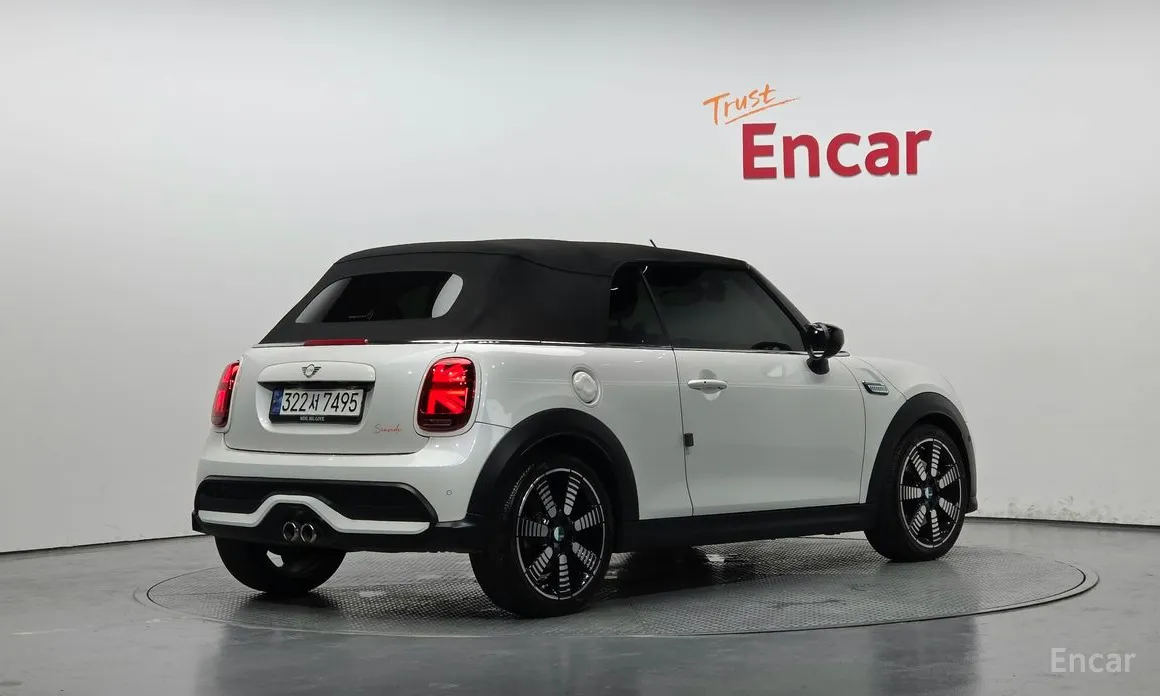 Фото 20 - Mini Cooper Convertible