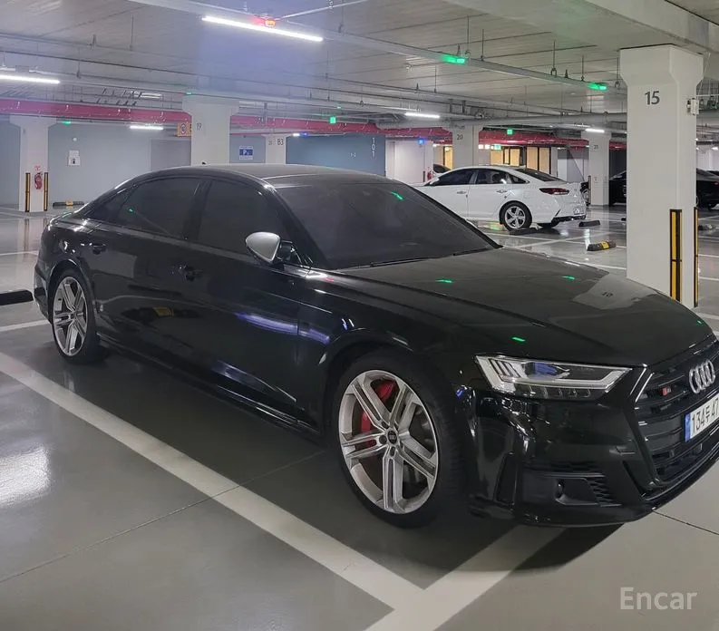 Фото 11 - Audi S8