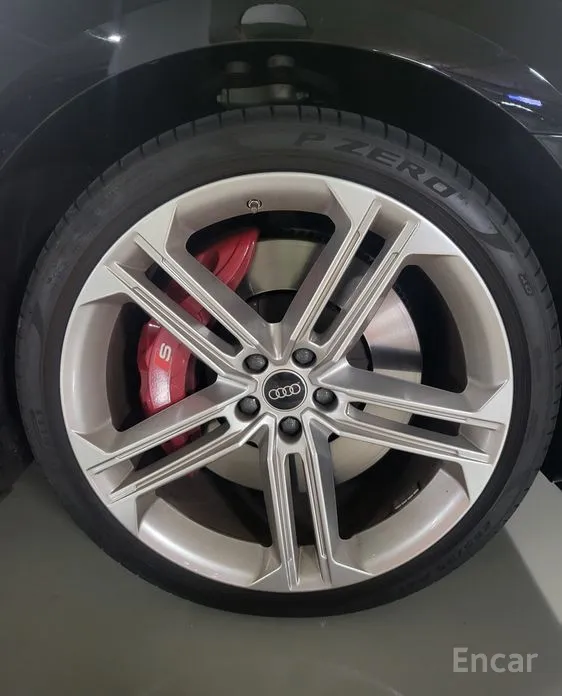 Фото 15 - Audi S8