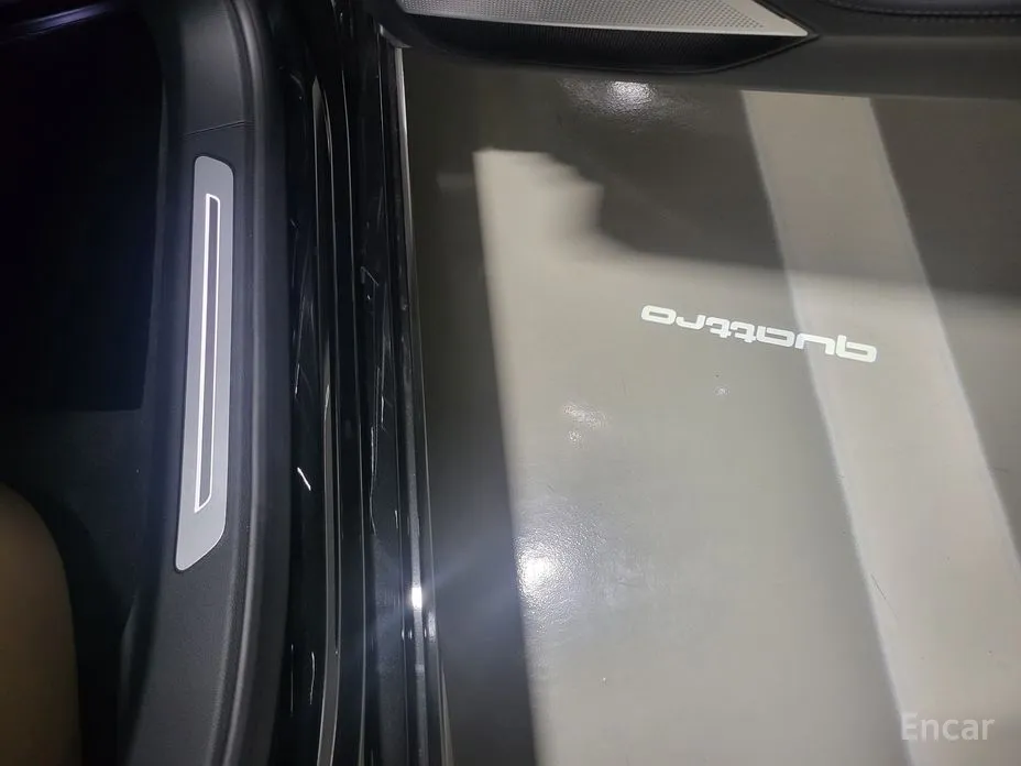 Фото 17 - Audi S8