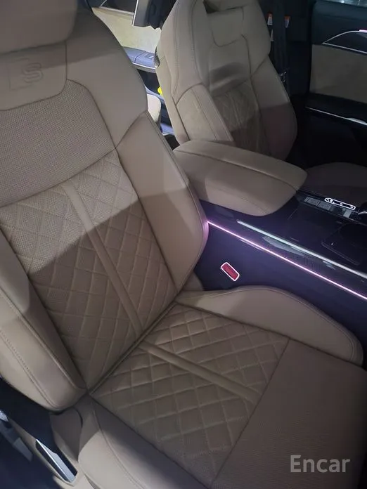 Фото 18 - Audi S8